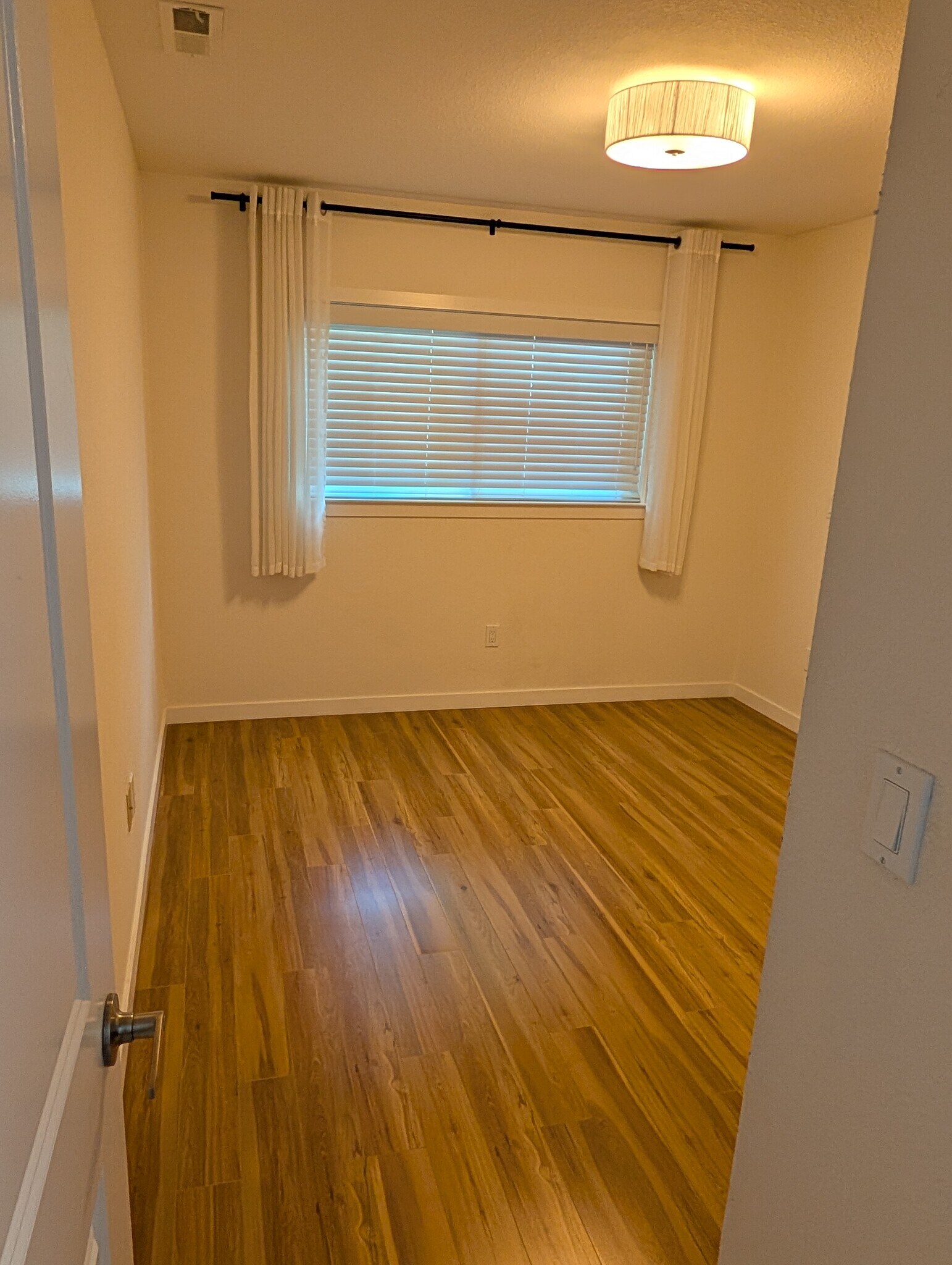 Building Photo - 487 Tuscarora Dr