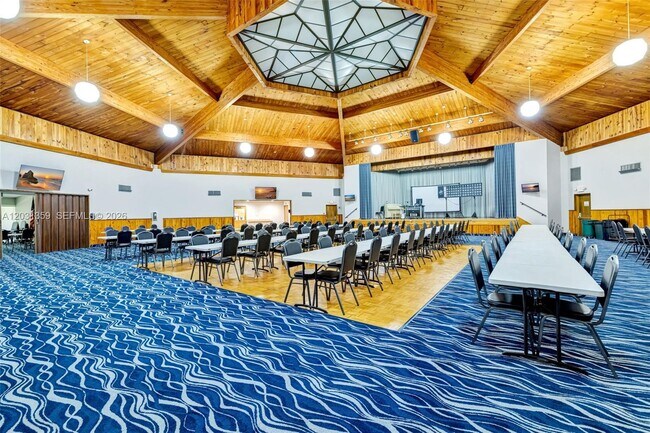 Building Photo - 6800 Royal Palm Blvd