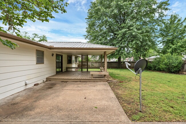 Building Photo - 1306 Brookfield Ln