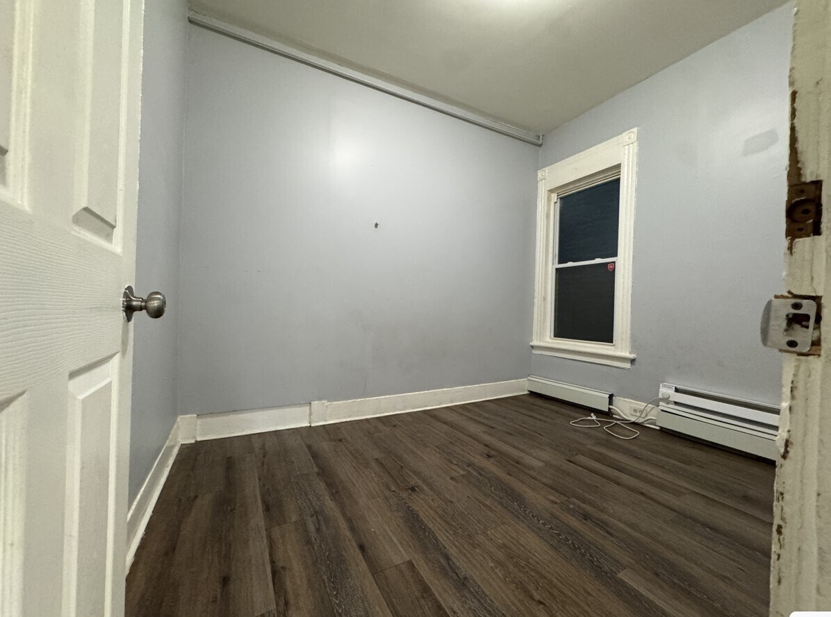 154 Union St 1R - 152 Union St