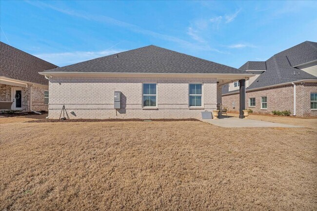 Building Photo - Beautiful 4BR/2.5BA  Full Brick Home in Co...