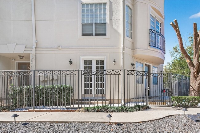 Building Photo - 105 Detering St