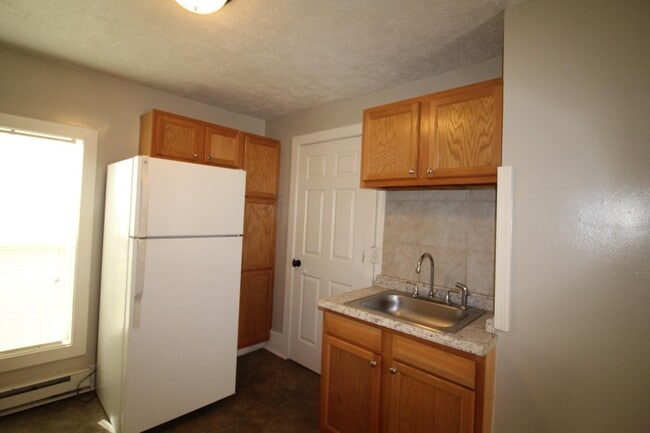 Building Photo - 819 Douglas St NW