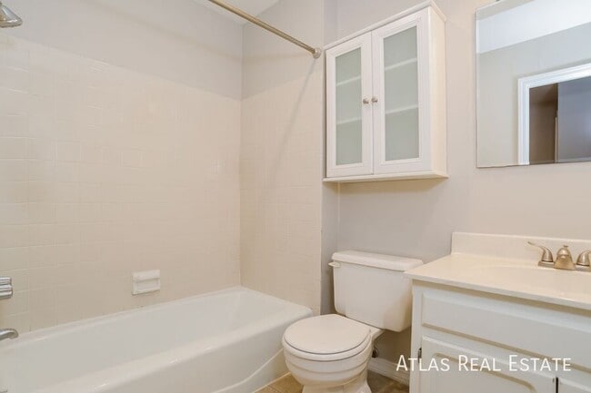 Building Photo - 9336 Greenway Ln