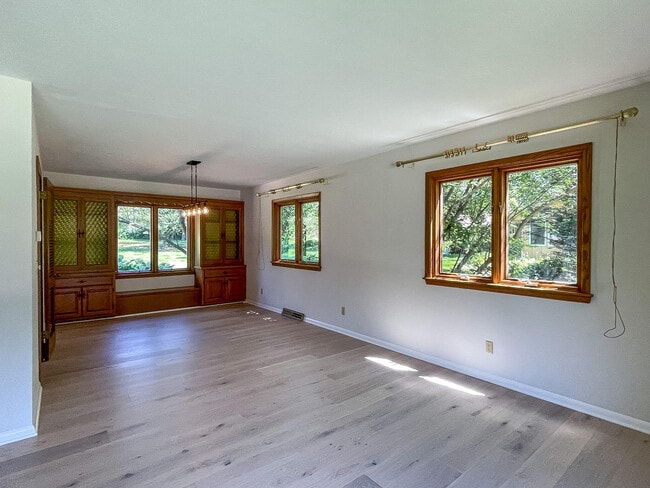 Building Photo - 6211 Fisher Ln