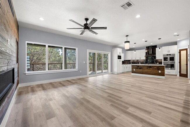 Building Photo - 3013 Clark Ave