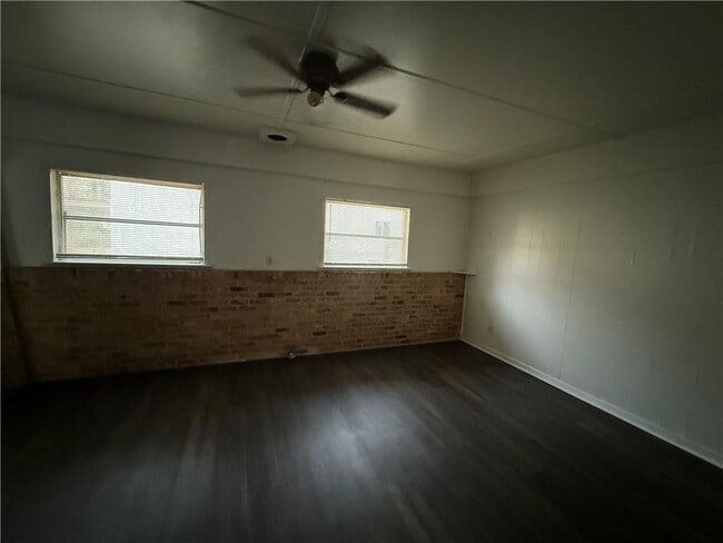 Building Photo - 2465 Rothfield Pl