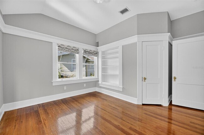 Building Photo - 3003 W Harbor View Ave