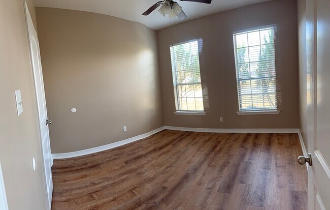 Building Photo - 169 Jack Pine Ln