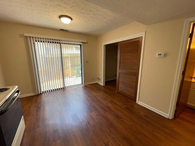 Building Photo - 2853GRI