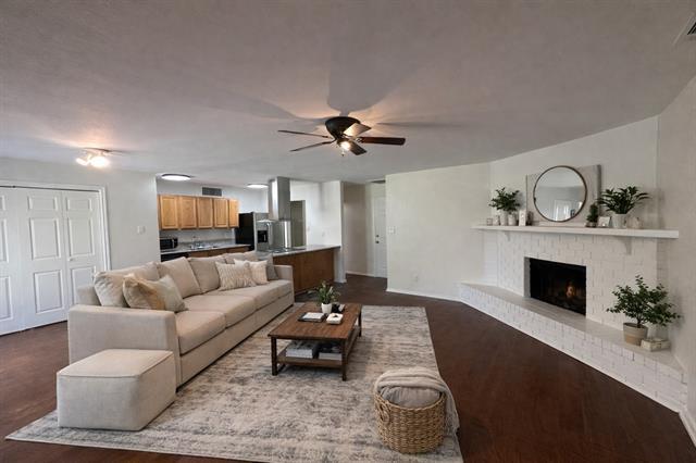 Building Photo - 504 Woodcrest Way