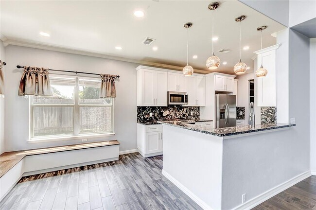 Building Photo - 20913 Mandrake Dr