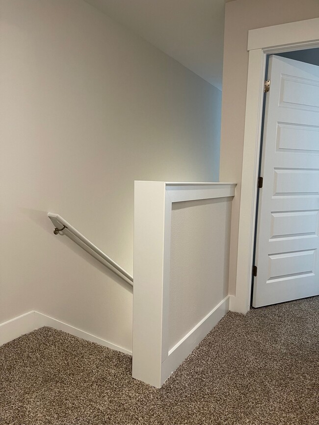 Building Photo - 1630 Iroquois Ct