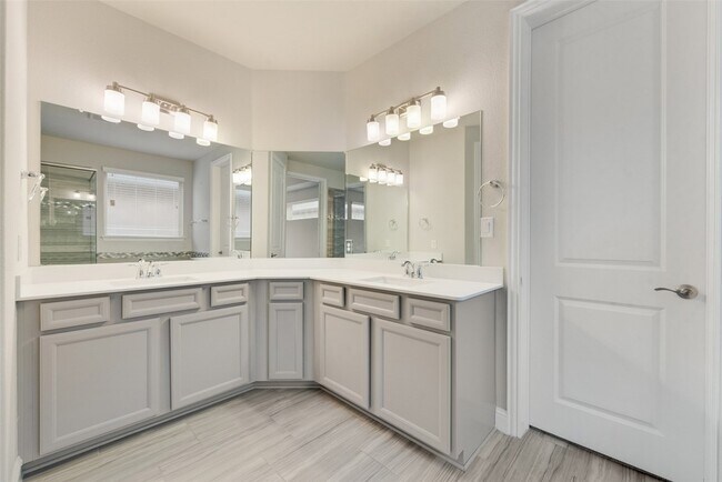 Building Photo - 2617 Walnut Creek Ln