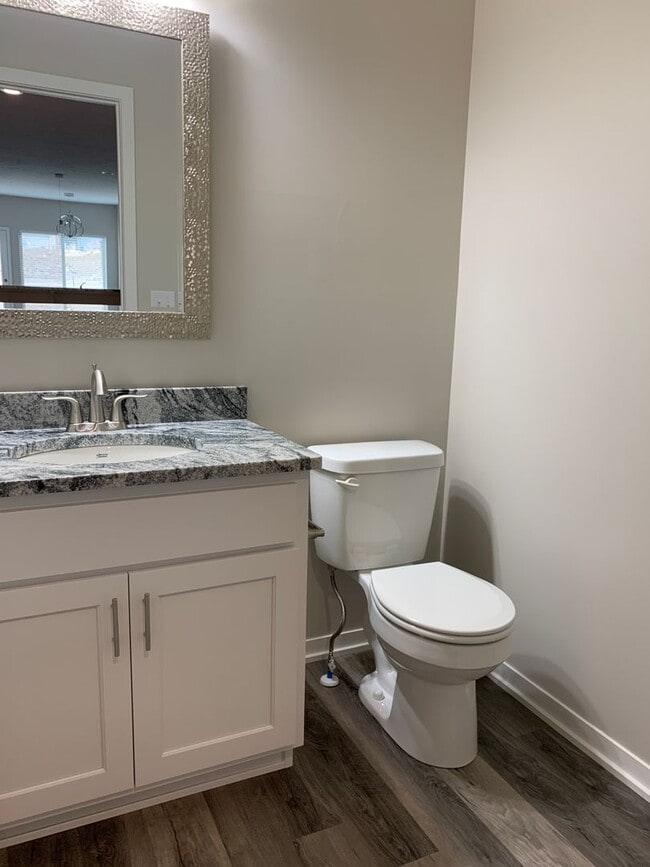 Building Photo - Zero entry ranch townhome with 2 stall garage. Spacious 2 bedrooms with walk in closets, 2.5 bath...