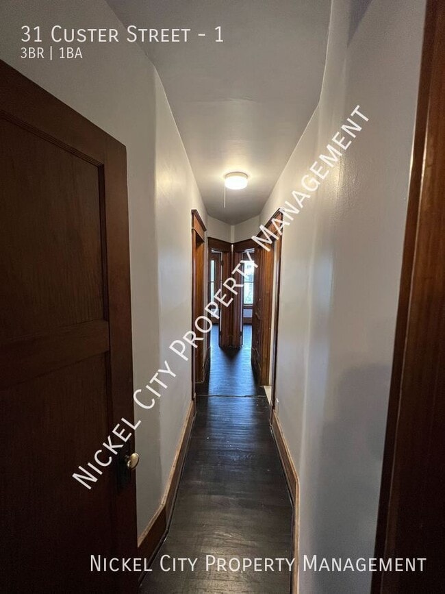 Building Photo - 31 Custer St