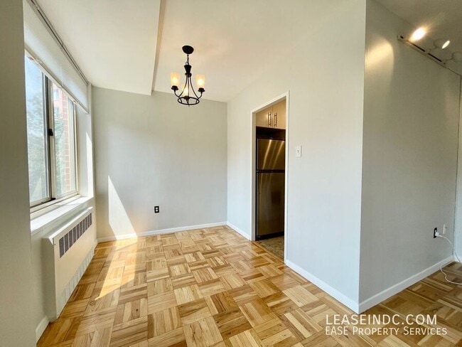 Building Photo - 4000 Tunlaw Rd NW