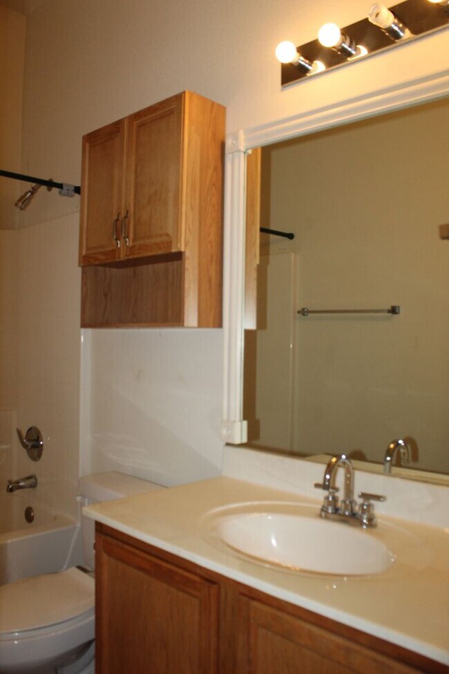 Building Photo - 3 BEDROOM, 2 BATH, BELTON ISD