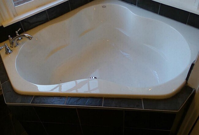 Building Photo - 2611 Tangley St