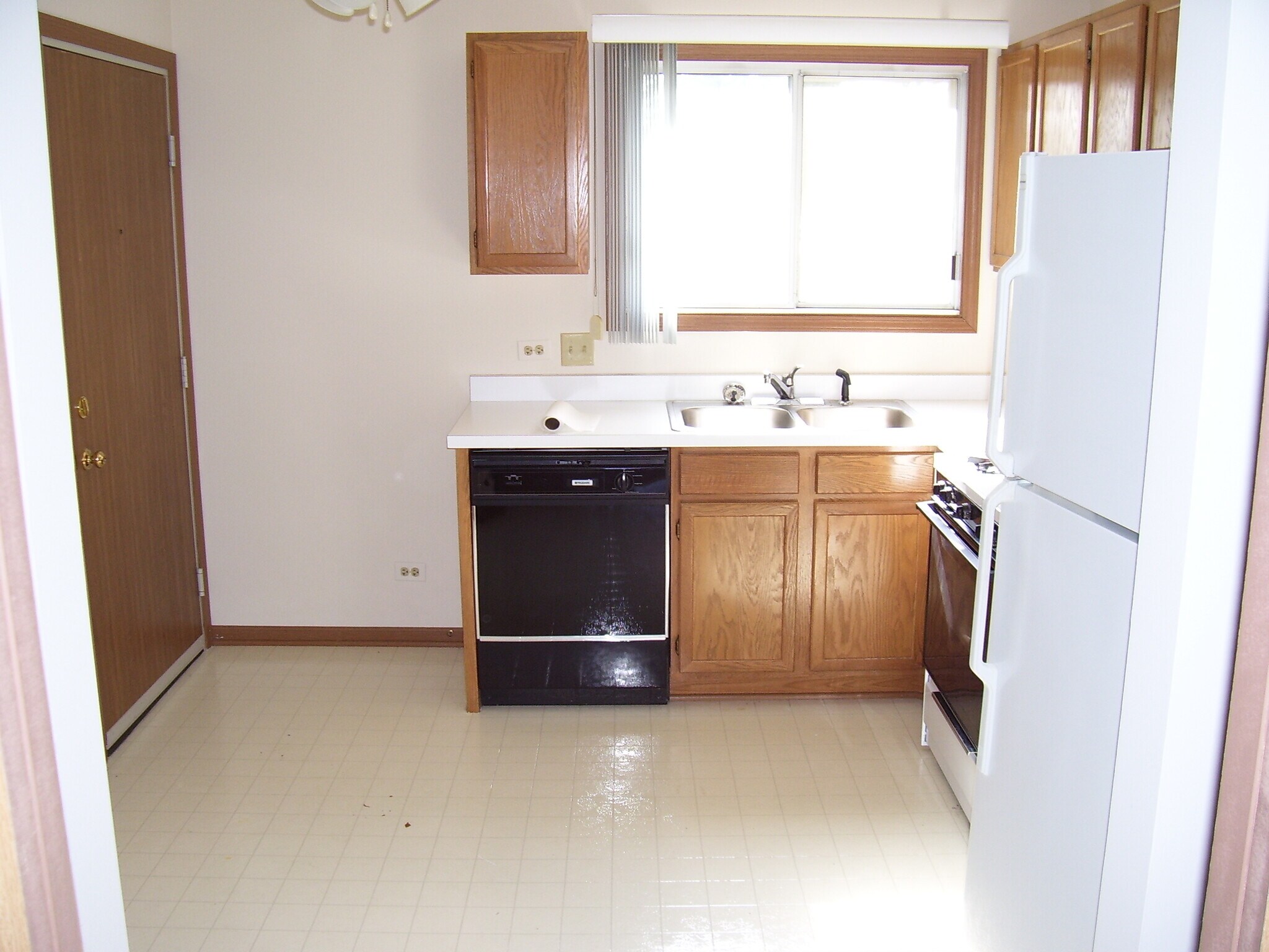 Building Photo - 425 N Eric Dr