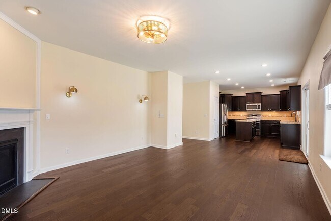 Building Photo - 855 Ember Dr