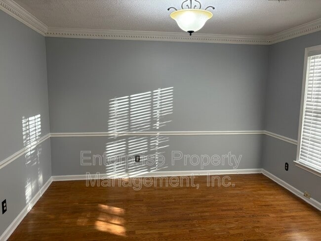 Building Photo - 535 Fox Run Ln