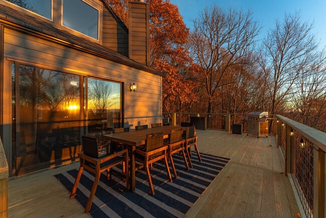 Building Photo - 585 Granny Lewis Ln