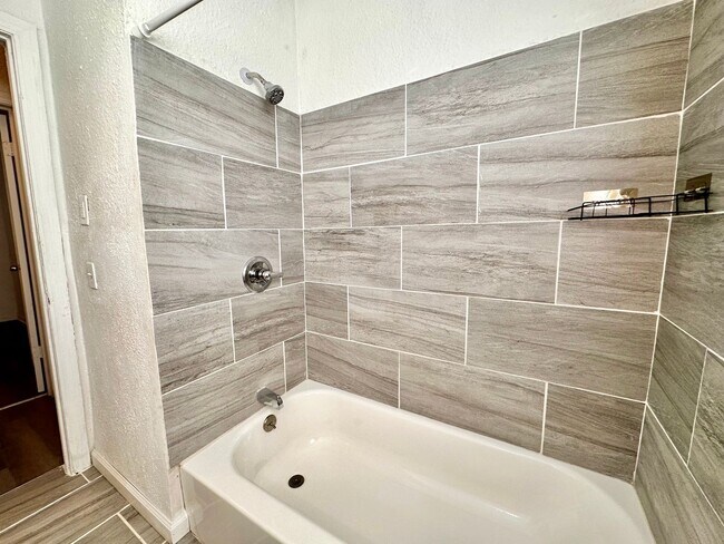 Building Photo - Three bedroom OKC Home - Move in Deposit-Free! (If Qualified)