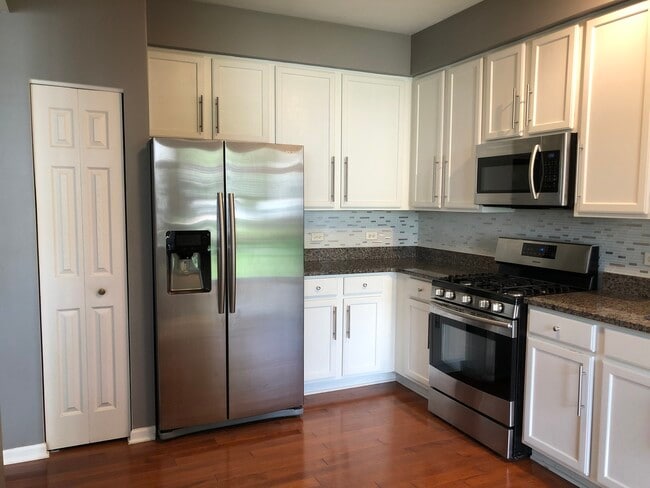 Building Photo - 2330 Sheehan Dr