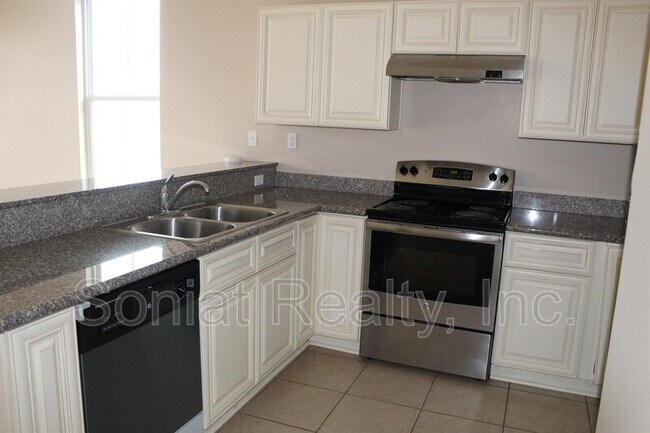Building Photo - 5317 Wickfield Dr