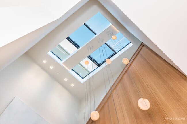 Building Photo - 17 Guy Pl