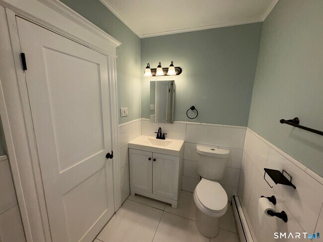 Building Photo - 1045 Cooke St