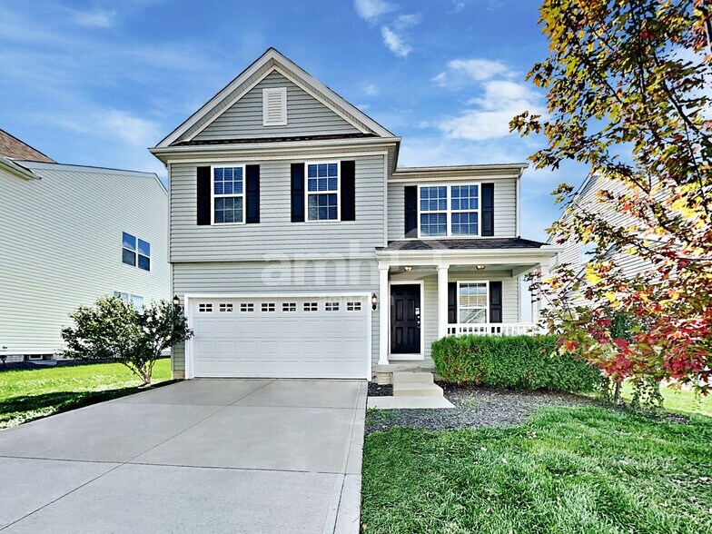 Primary Photo - 109 Sandburg Dr