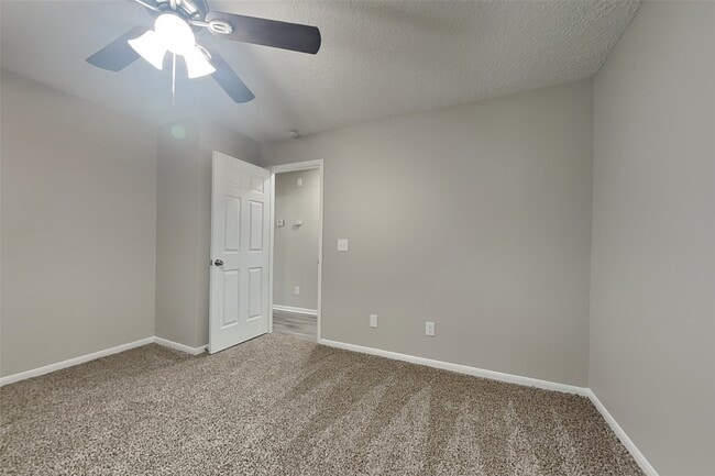 Building Photo - 5 Regency Ct