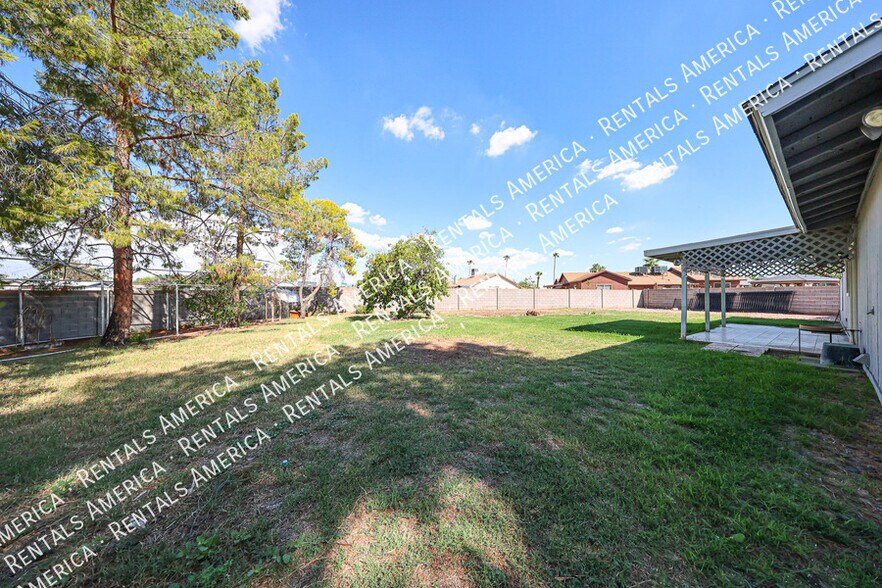 Building Photo - 15851 N 23rd St