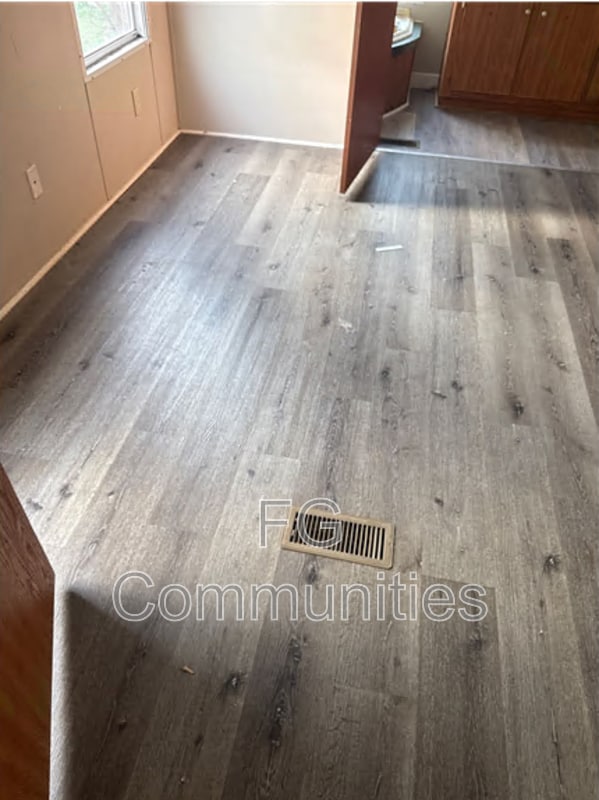 Building Photo - 3160 Dunn St