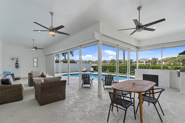 Building Photo - 9010 Gardens Glen Cir