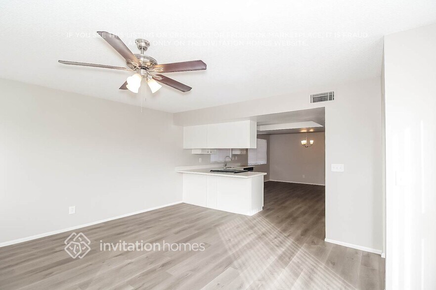 Building Photo - 4243 W Michelle Dr