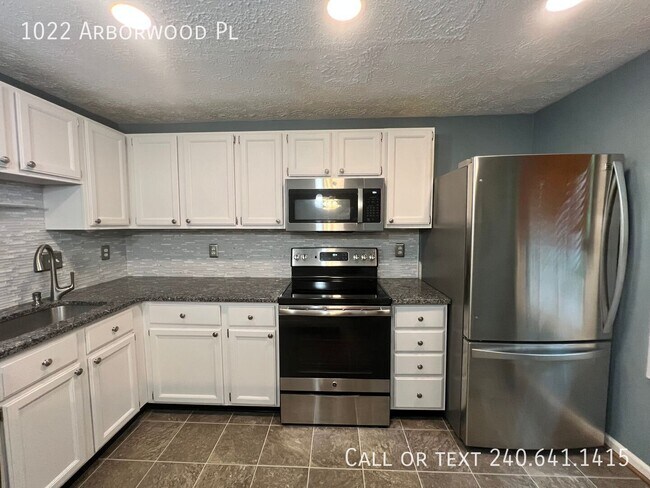 Building Photo - 1022 Arborwood Pl
