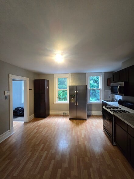Kitchen - 68 Southern Ave