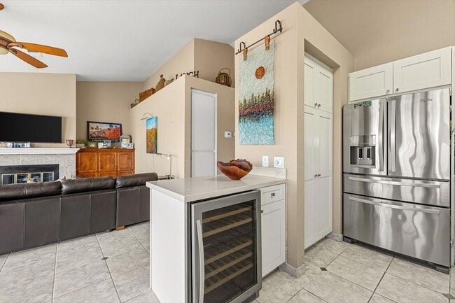 Building Photo - 42654 Sand Dune Dr