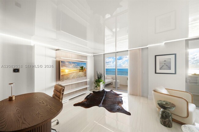 Building Photo - 5555 Collins Ave