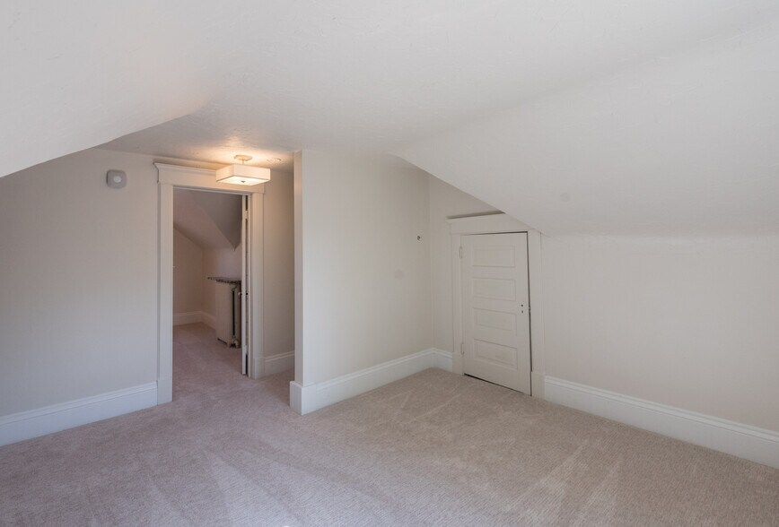 3rd floor bonus space - 3204 Park Ave