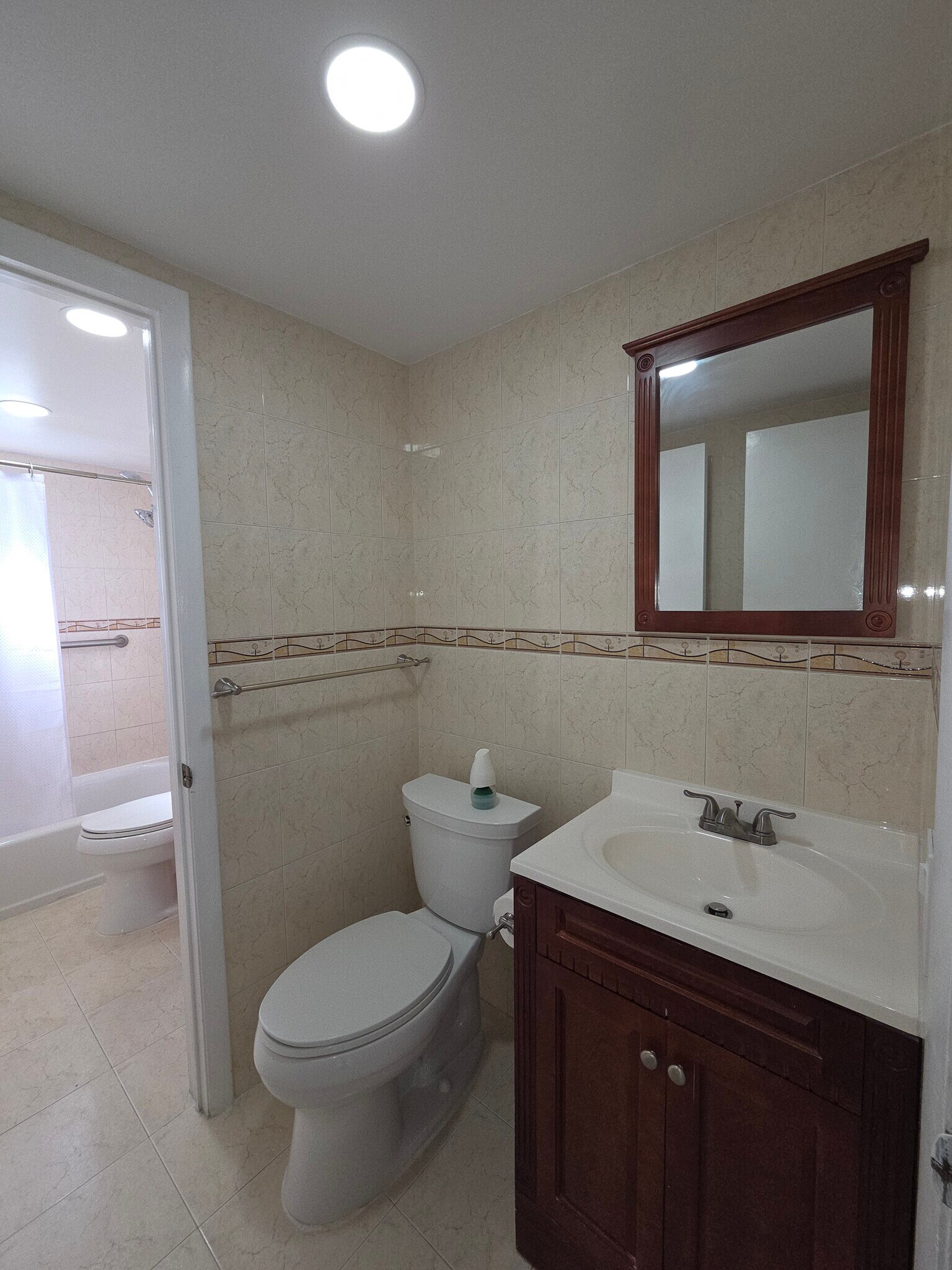 Building Photo - 6825 W Flagler St