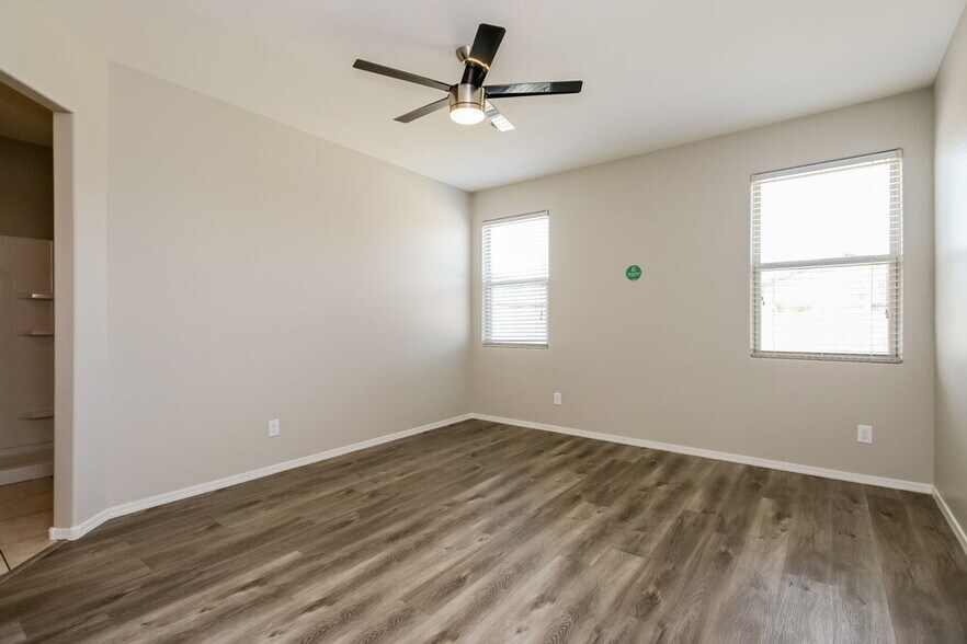 Building Photo - 42142 W Balsa Dr