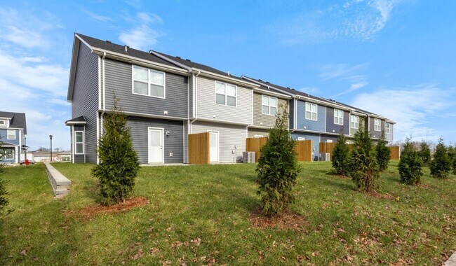 Building Photo - Large 2 Bedroom Luxury Townhome For Rent Near Billy Dunlop Park!