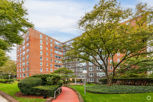 Building Photo - The Highlander Hall