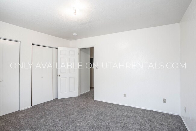 Building Photo - 131 E 300 S