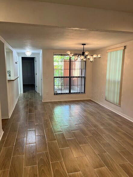 Building Photo - 5868 SW 8th Pl