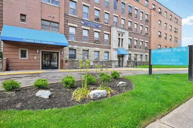Building Photo - Franklin Park Apartments